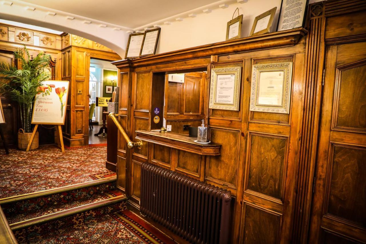 Angmering Manor Hotel Extérieur photo